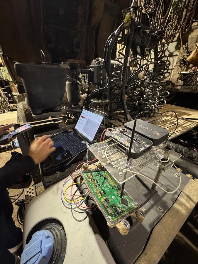 Reprogrammation directe sur carte électronique de calculateur poids lourd